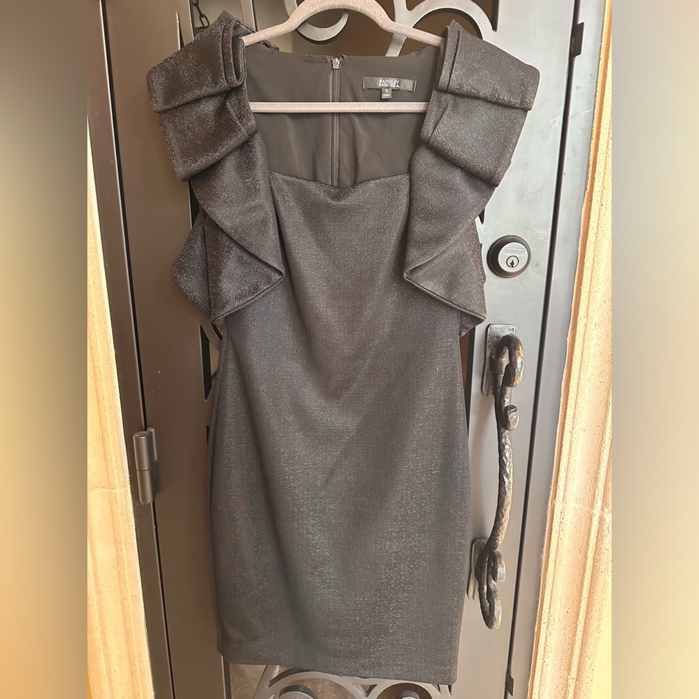 Badgley Mischka beautiful evening dress. Never worn and in excellent condition.